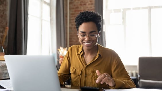 Intelligent customer calculates her taxes