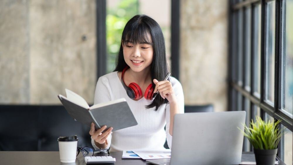 Inspired college student succeeds on her studies